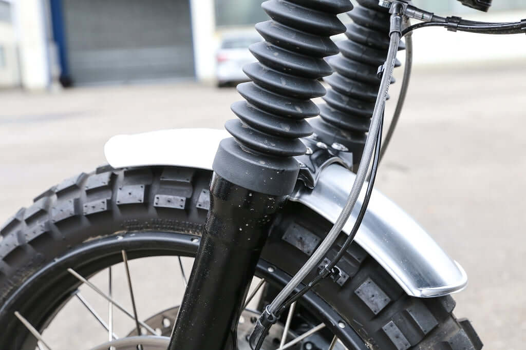 BMW R nineT アルミ製フロントフェンダー（フォークスタビライザー下