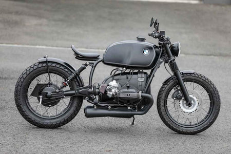 BOBBER Beispielkonfiguration  ✚ Motorpaket schwarz✔ Speichenräder✔ Offene Filter✔ Zusatzscheinwerfer ✔