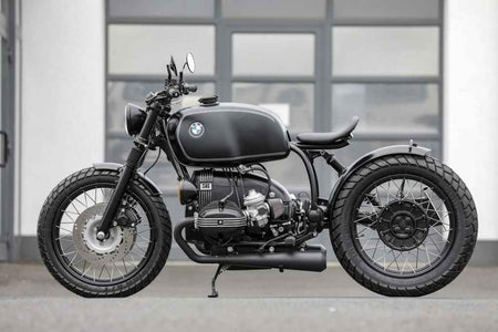 BOBBER Beispielkonfiguration  ✚ Motorpaket schwarz✔ Speichenräder✔ Offene Filter✔ Zusatzscheinwerfer ✔