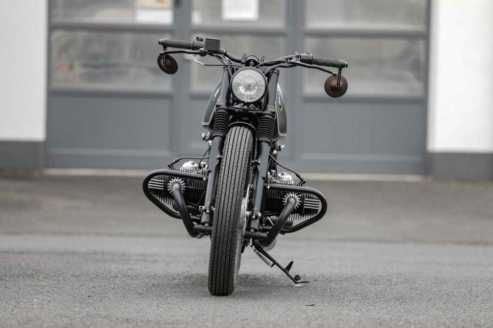 BMW Bobber SE Concept Bike Twinshock black series