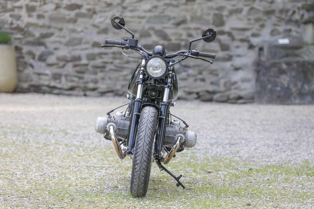 BMW Cafe Racer SE Concept Bike Classic black