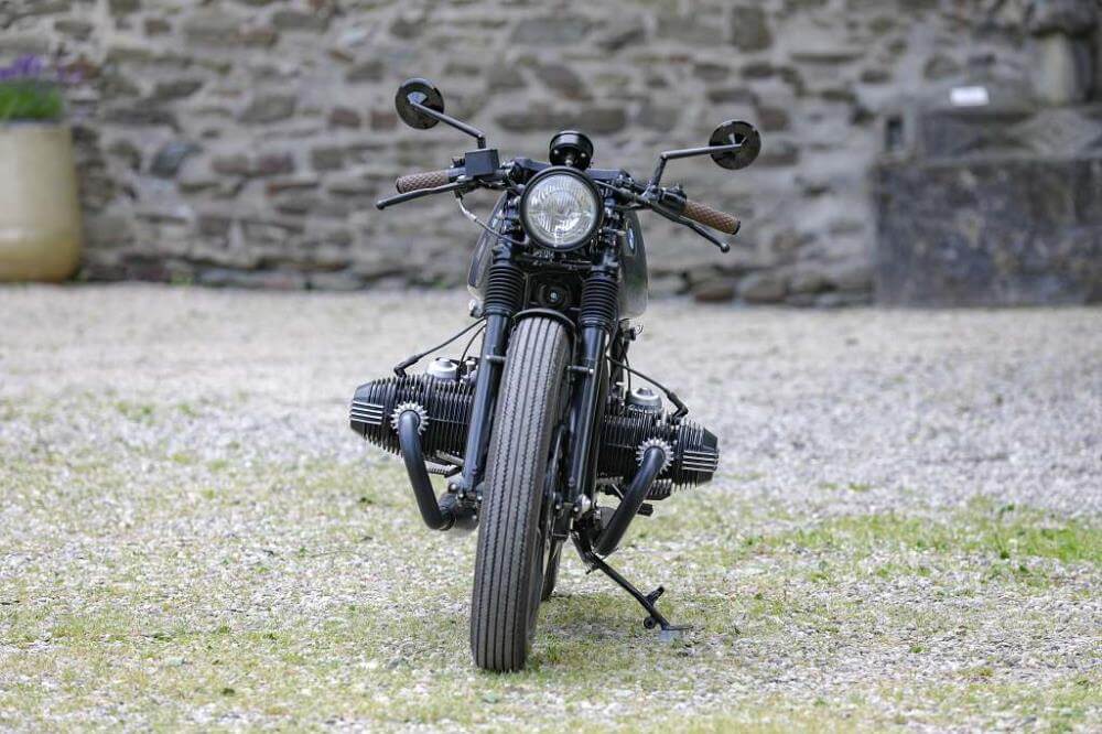 BMW Bobber SE Concept Bike Racer classic gray