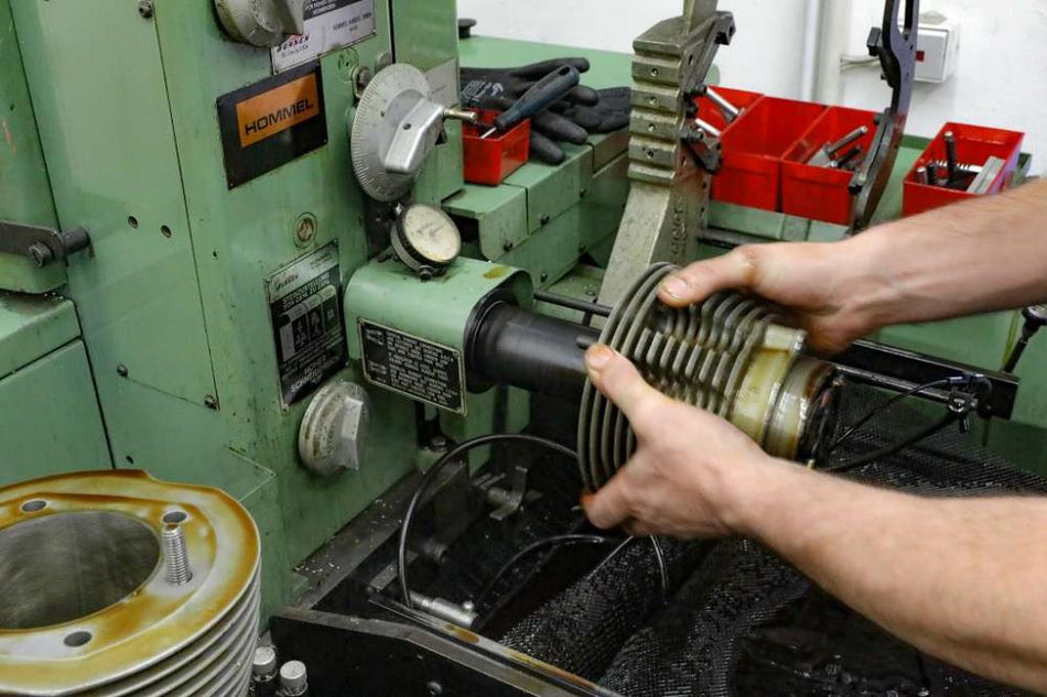 Zylinder bohren und honen für 1-Zylinder Motoren - Kopie