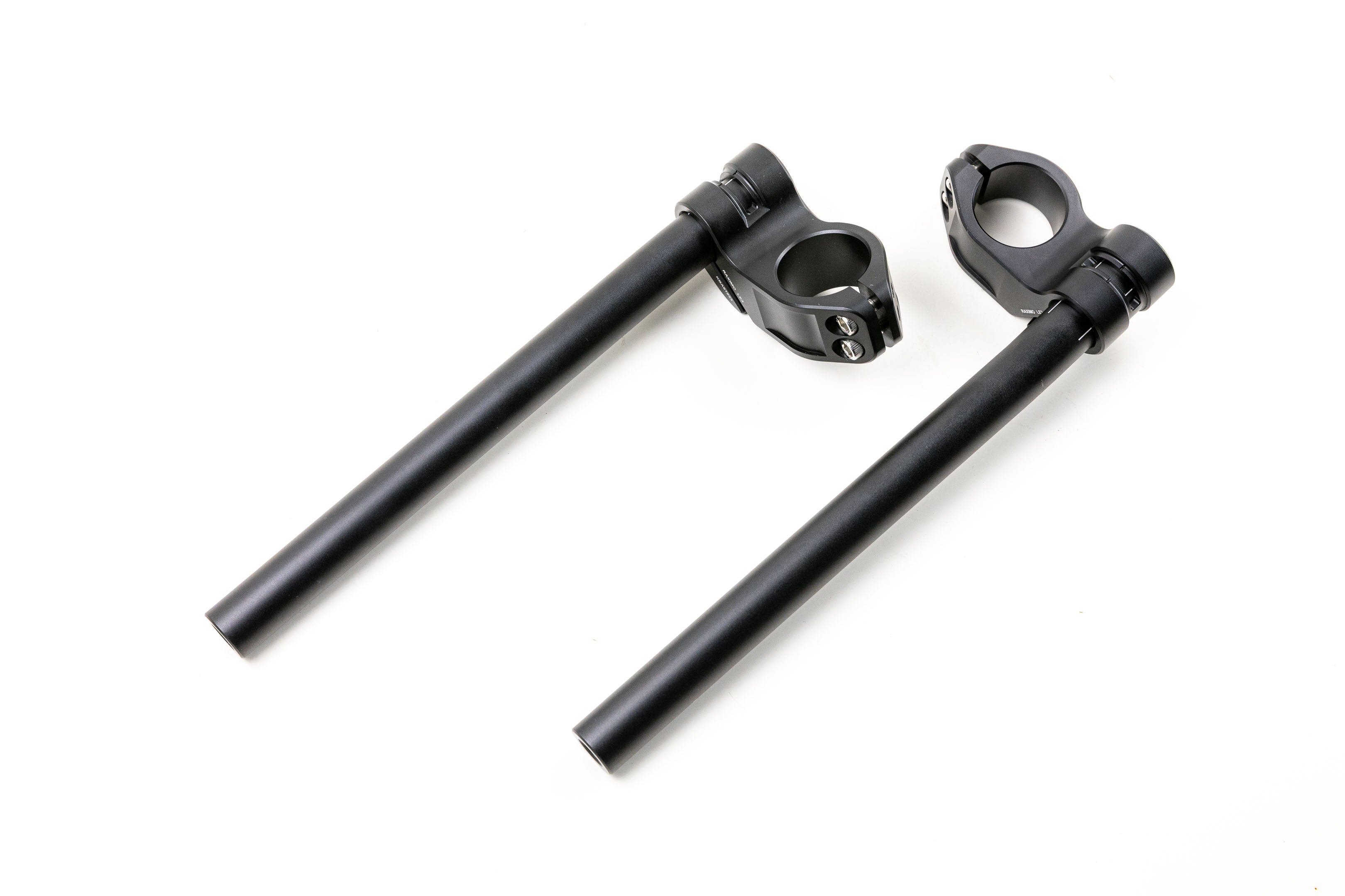 Cafe Racer Stummellenker gekröpft mit 41mm Klemmschellen
