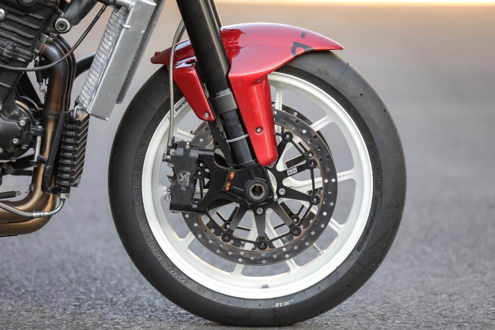 Triumph Speed "Triple X" racer conversion on 1050er base