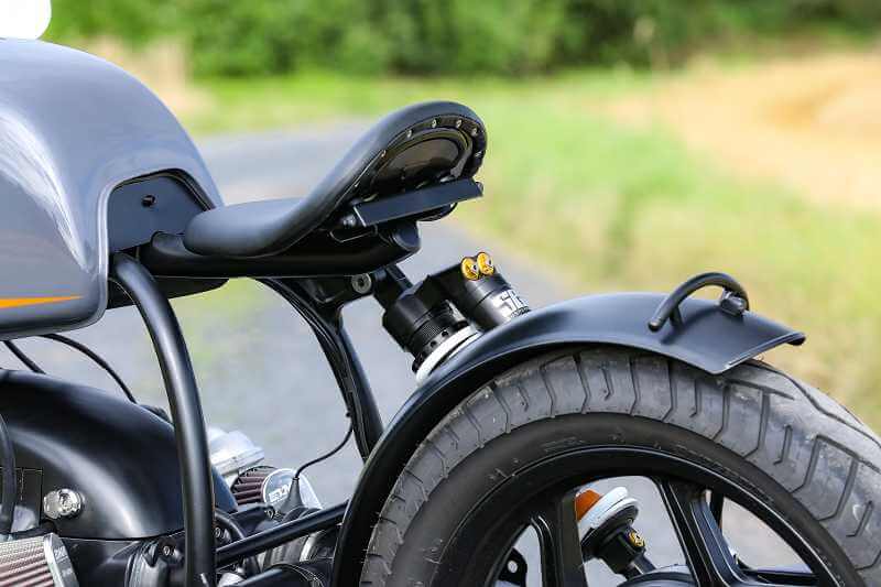 BMW Bobber SE Concept Bike Performance Edition gray orange