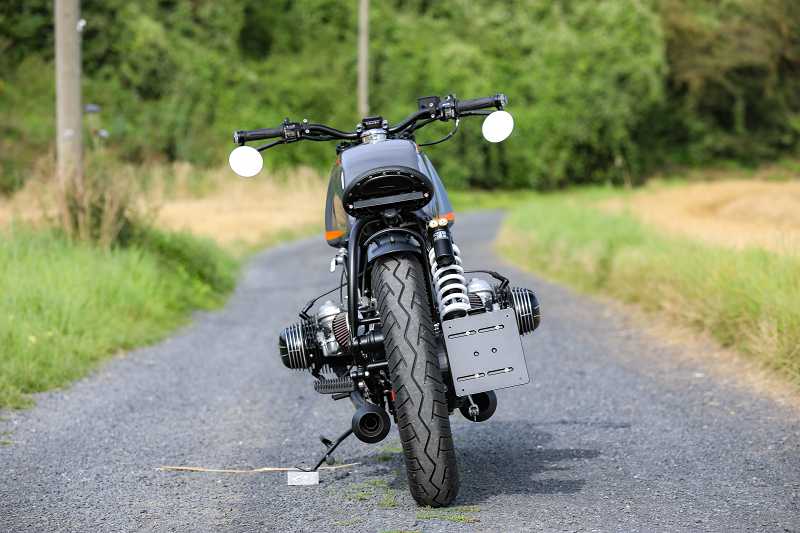 BMW Bobber SE Concept Bike Performance Edition gray orange