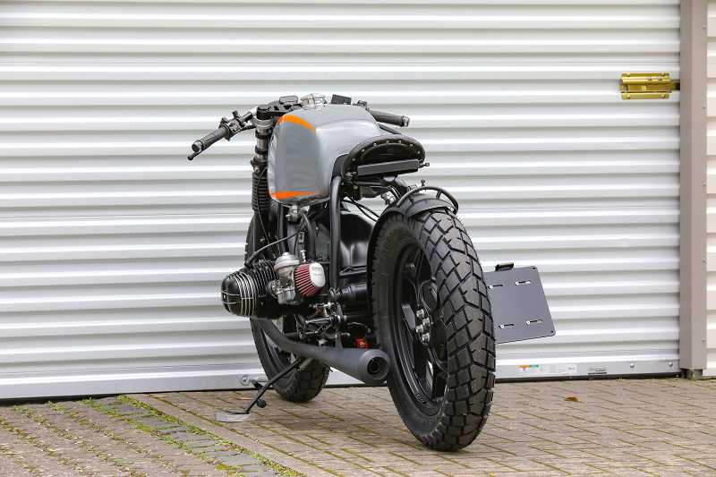 BMW Bobber SE Concept Bike Racer Edition gray orange