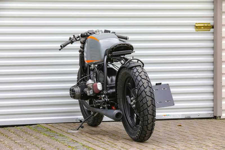 BMW Bobber SE Concept Bike Racer Edition gray orange