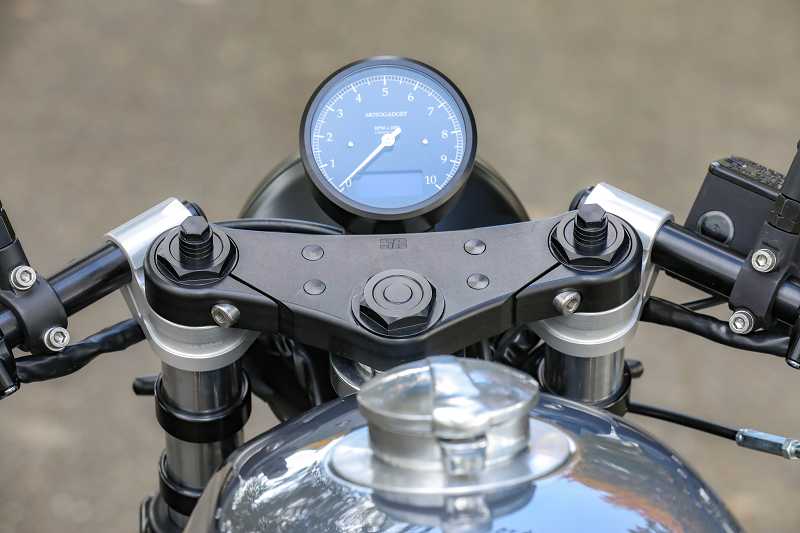 BMW Cafe Racer SE Concept Bike Classic Silver Line