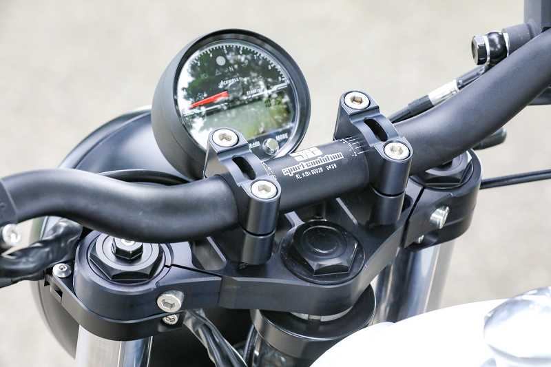 BMW Scrambler SE Concept Bike White Edition #2