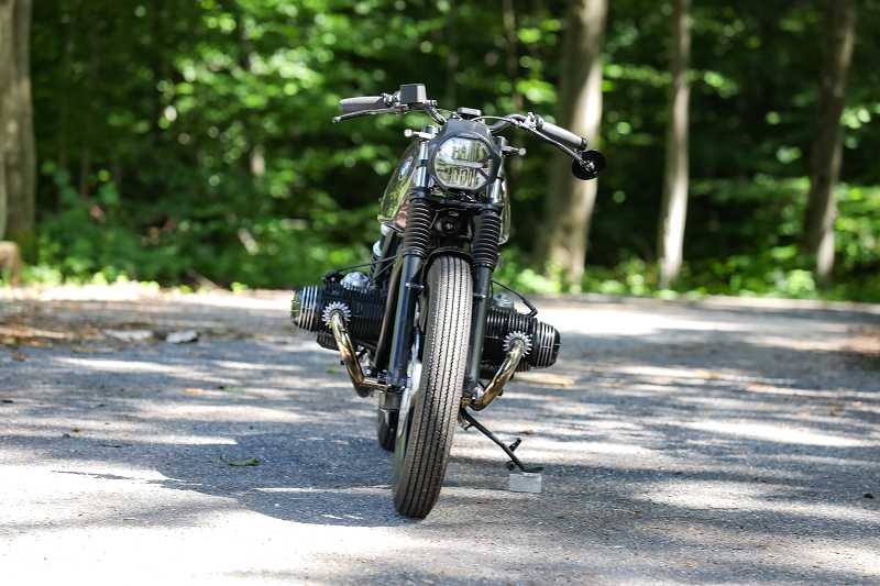 BMW Bobber SE Concept Bike Old Fashion purple