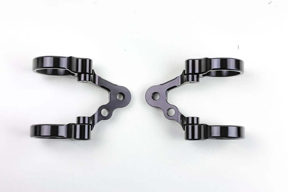 Hochwertige schwarze Lampenhalter CNC gefräst mit Blinkeraufnahme für 36mm Gabeldurchmesser, drehbare Ausführung aus hochfestem Aluminium.
