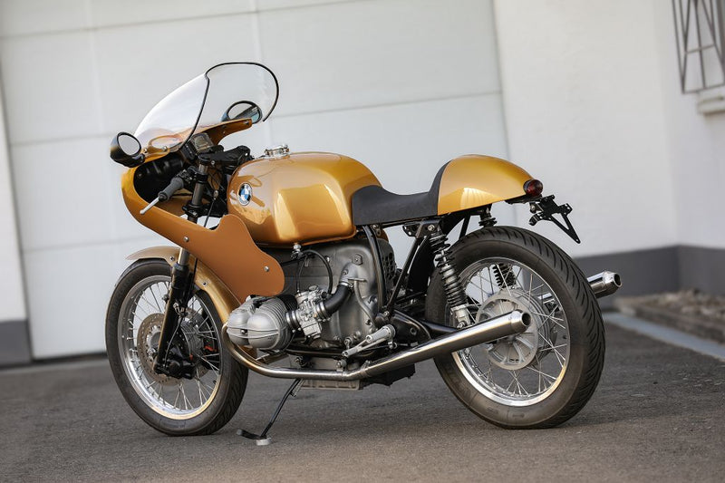 BMW Bobber SE Concept Bike in classic racer gold finish, showcasing unique design and craftsmanship.