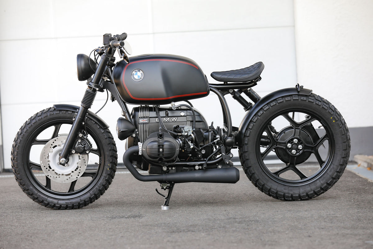 BMW Bobber SE custom bike showcased with sleek design and premium craftsmanship.