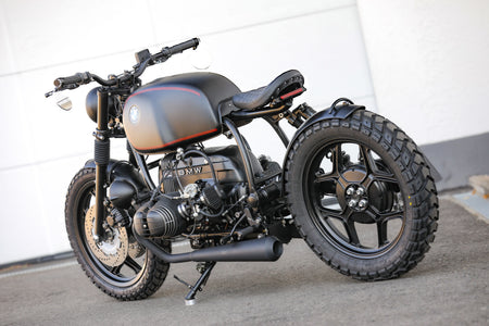 BMW Bobber SE custom bike in matte black finish showcasing unique design and craftsmanship.