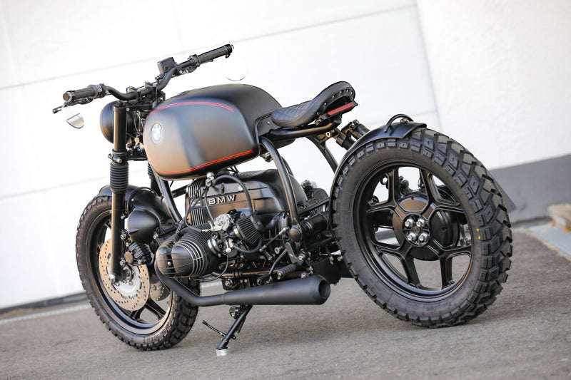 BMW Bobber SE custom bike in matte black finish showcasing unique design and craftsmanship.