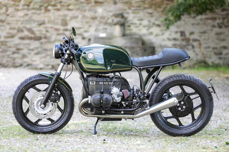 Cafe Racer Beispielkonfiguration ✚ Motorpaket schwarz✔ Offene Filter✔ 2-2 Auspuff✔ Heavy Duty Fender✔ Anlasserhaube✔