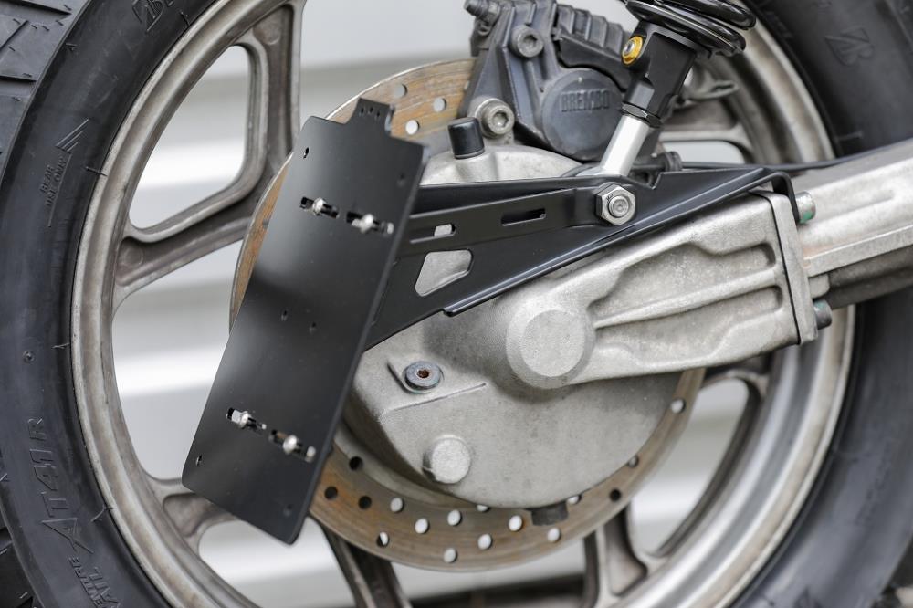 BMW K75 K100 Monolever Kennzeichenträger seitlich am Kardan