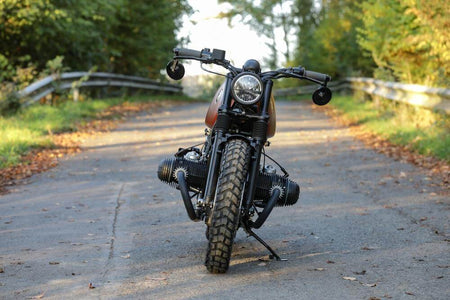 BMW Bobber SE Concept Bike Silver Blade