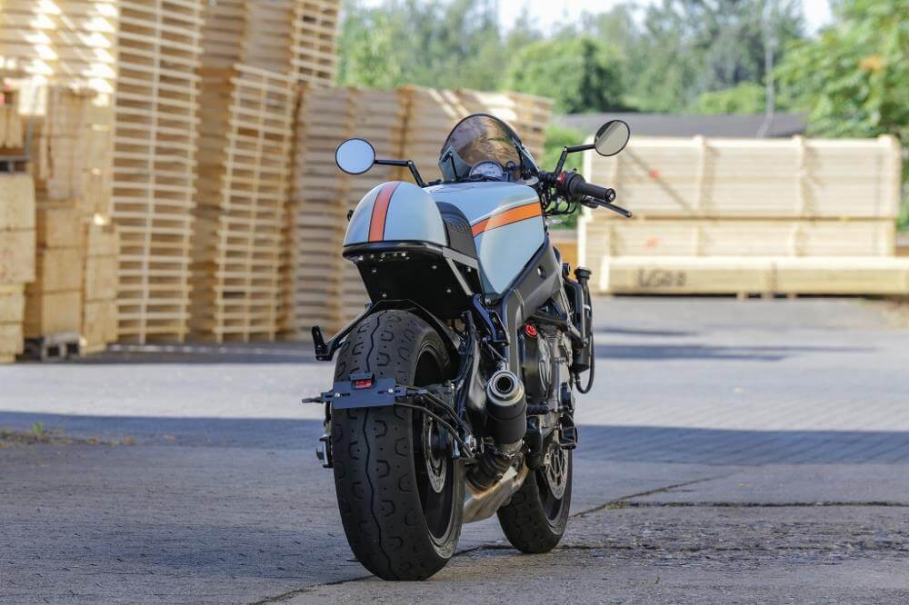 BMW S1000RR verrückter Caferacer Motorradumbau