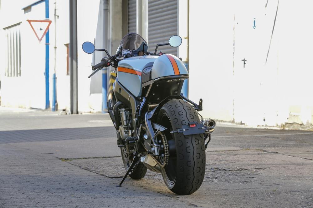 BMW S1000RR verrückter Caferacer Motorradumbau