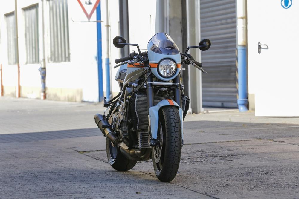 BMW S1000RR verrückter Caferacer Motorradumbau
