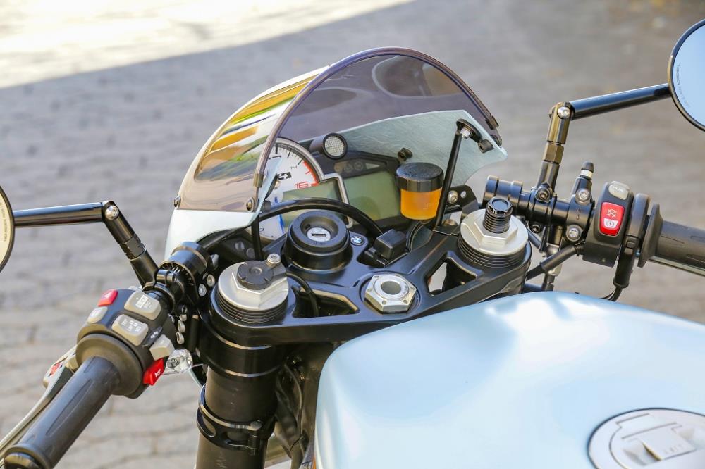 BMW S1000RR verrückter Caferacer Motorradumbau