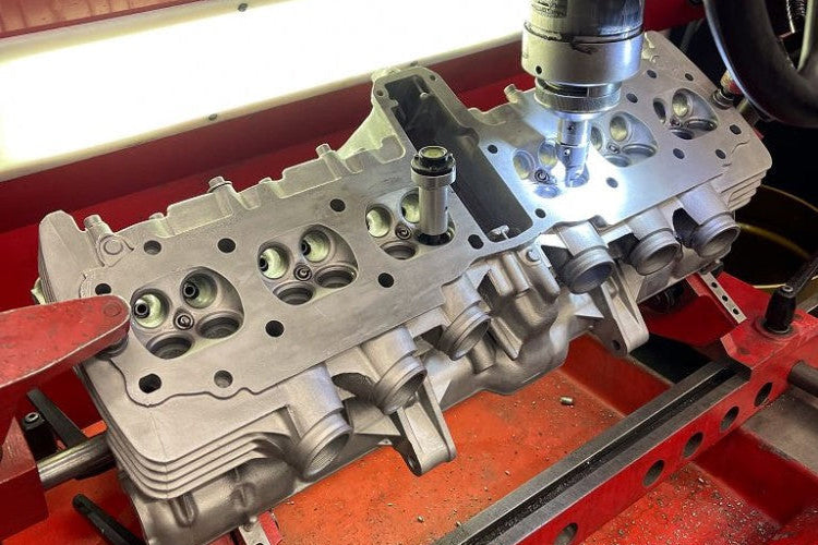 Ventilsitze fräsen pro Brennraum eines 4 Ventil Motors