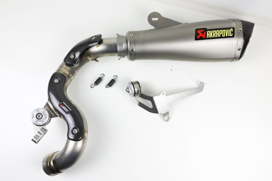 BMW R nineT 14-16 Akrapovic Auspuff Slip-On titan hohe Montage silber