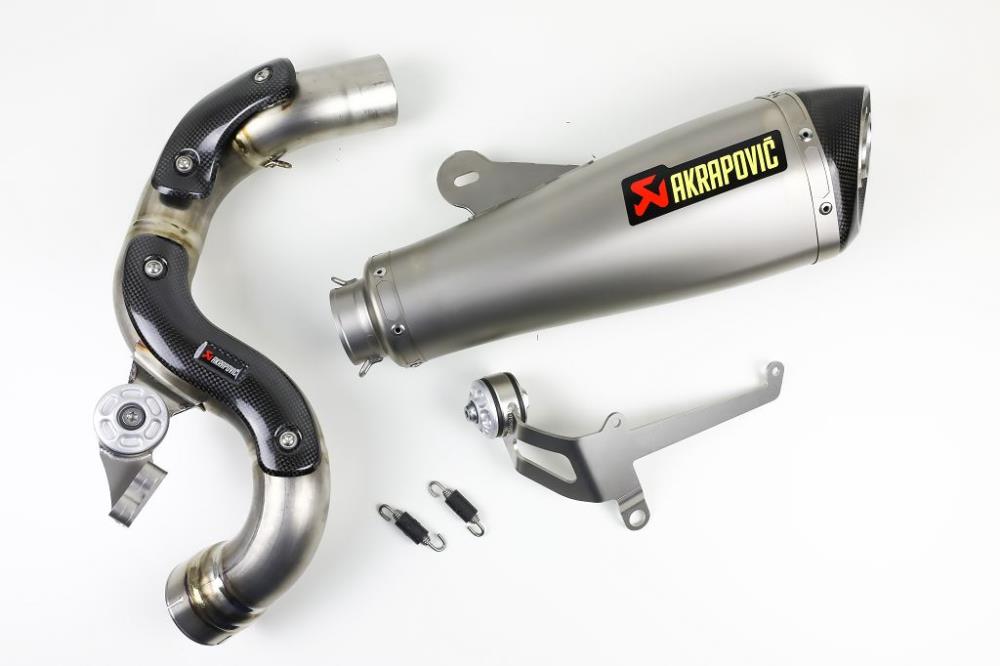 BMW R nineT 14-16 Akrapovic Auspuff Slip-On titan hohe Montage silber