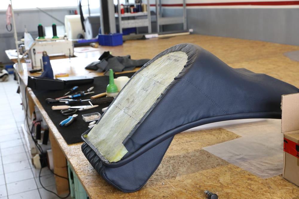 Sitze neu beziehen und reparieren