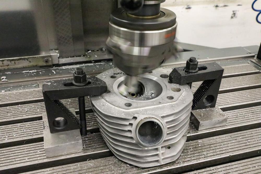 BMW 2V Boxer Brennraum-Quetschfläche anpassen